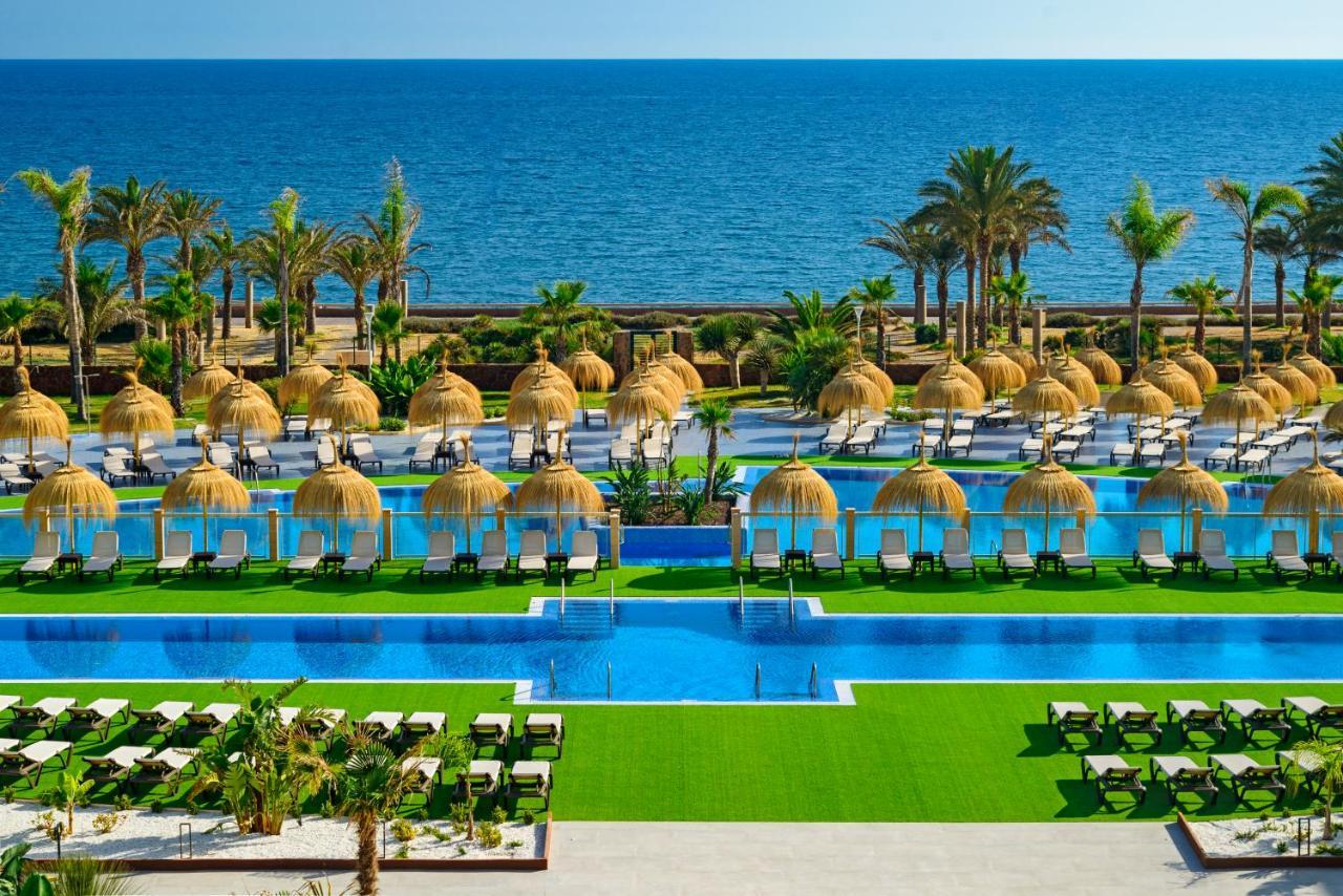 Cabogata Beach Hotel Retamar  Luaran gambar The resort's pool area